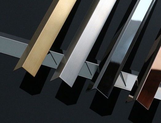 قیمت خوب 304 گرید V شیاردار فولاد ضد زنگ L کاشی تزئینی با پوشش رنگ PVD برای دکوراسیون دیوار و کف آنلاین