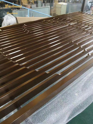 جداکننده اتاق استیل ضد زنگ با روکش رنگی PVD قهوه‌ای با اندازه سفارشی برای فضاهای مدرن